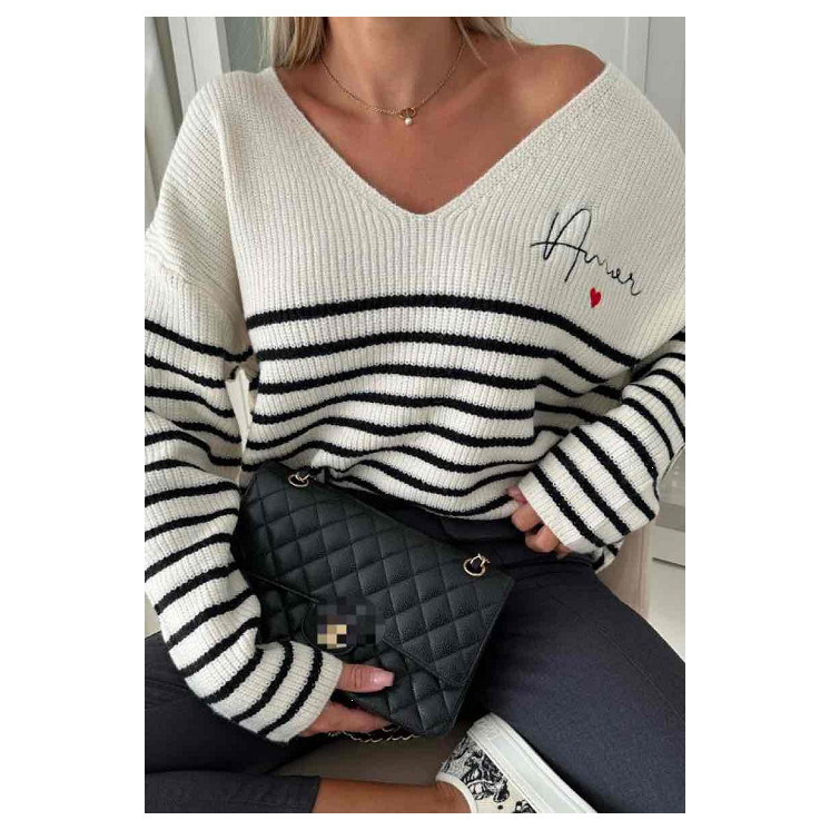 Pull col V "Amour"