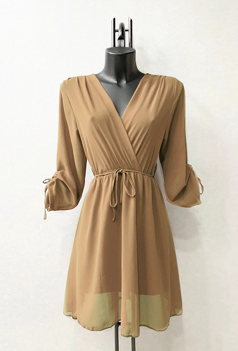 Robe "DIANE" croisée à manches 3/4 avec doublure.